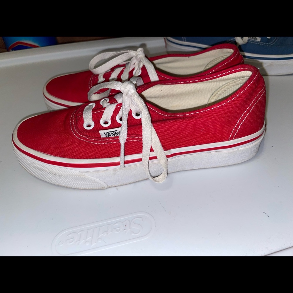 Vans - Picture 2 of 4